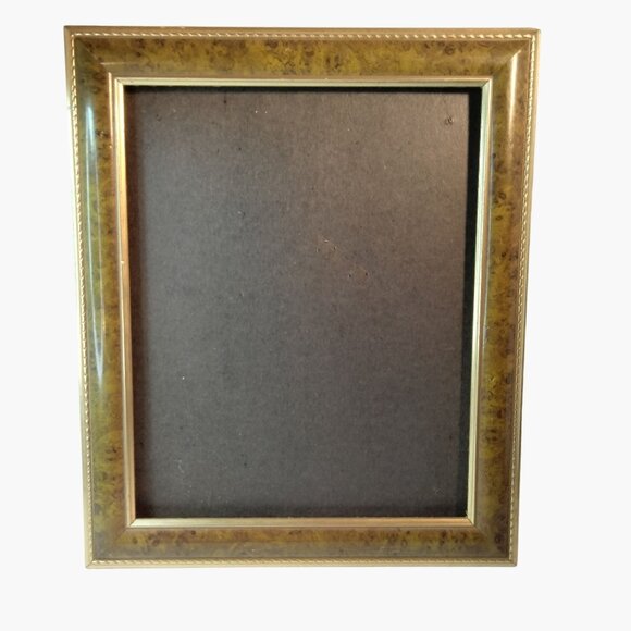 Vintage Gold Tone Ornate Picture Frame With Easel Stand 8x10 Photo - Picture 1 of 6